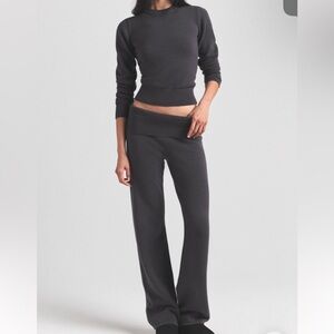Skims sweater knits, fold over pants and sweater, like new, worn once
